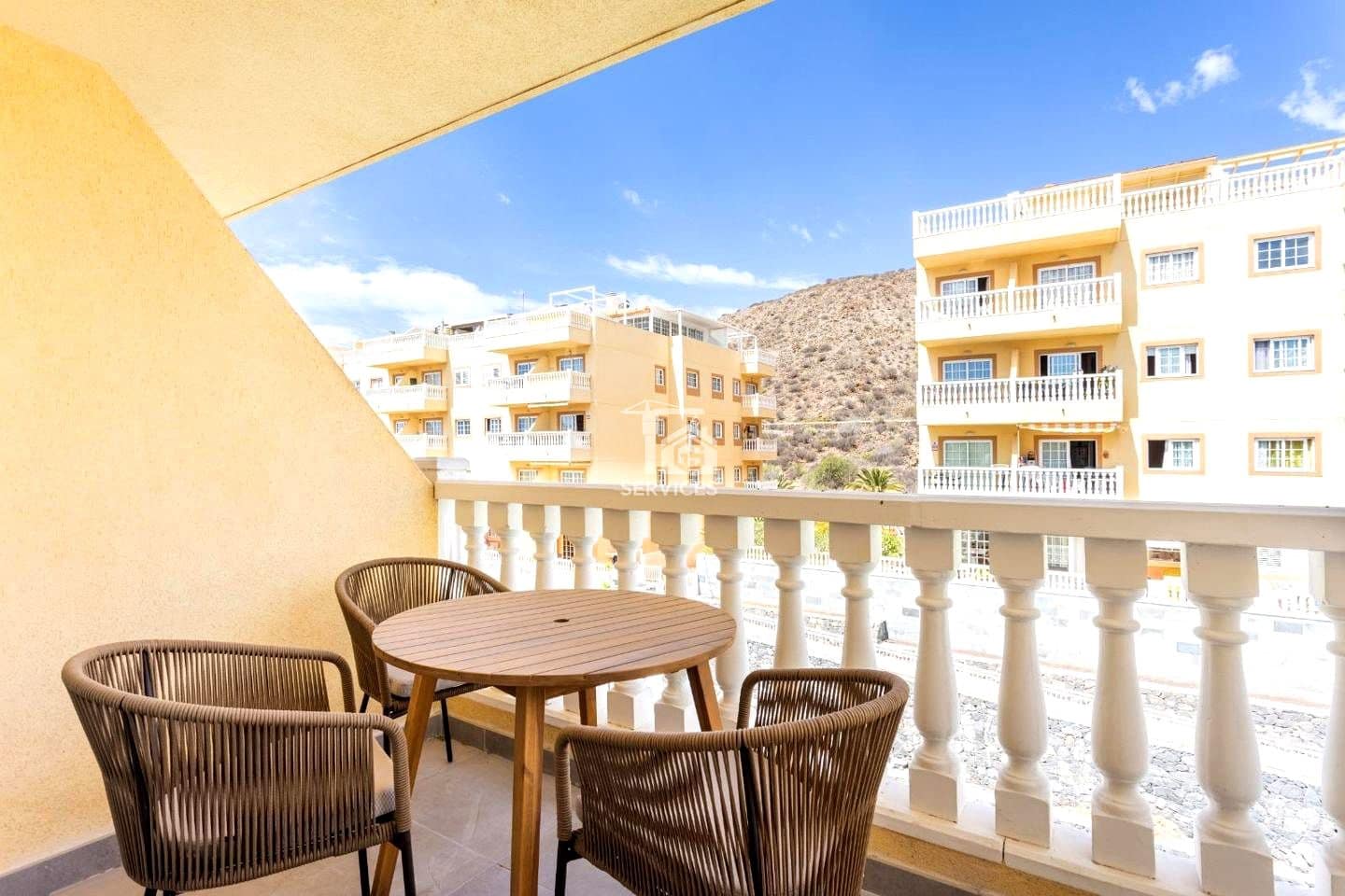 3 soverom Leilighet til salgs i Arona med svømmebasseng garasje - € 449 000 (Ref: 9569524)