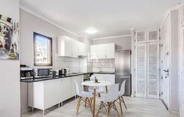 2 makuuhuone Asunto myytävänä paikassa Callao Salvaje - Playa Paraíso, Adeje mukana 
autotalli - 295 000 € (Ref: 9575174)