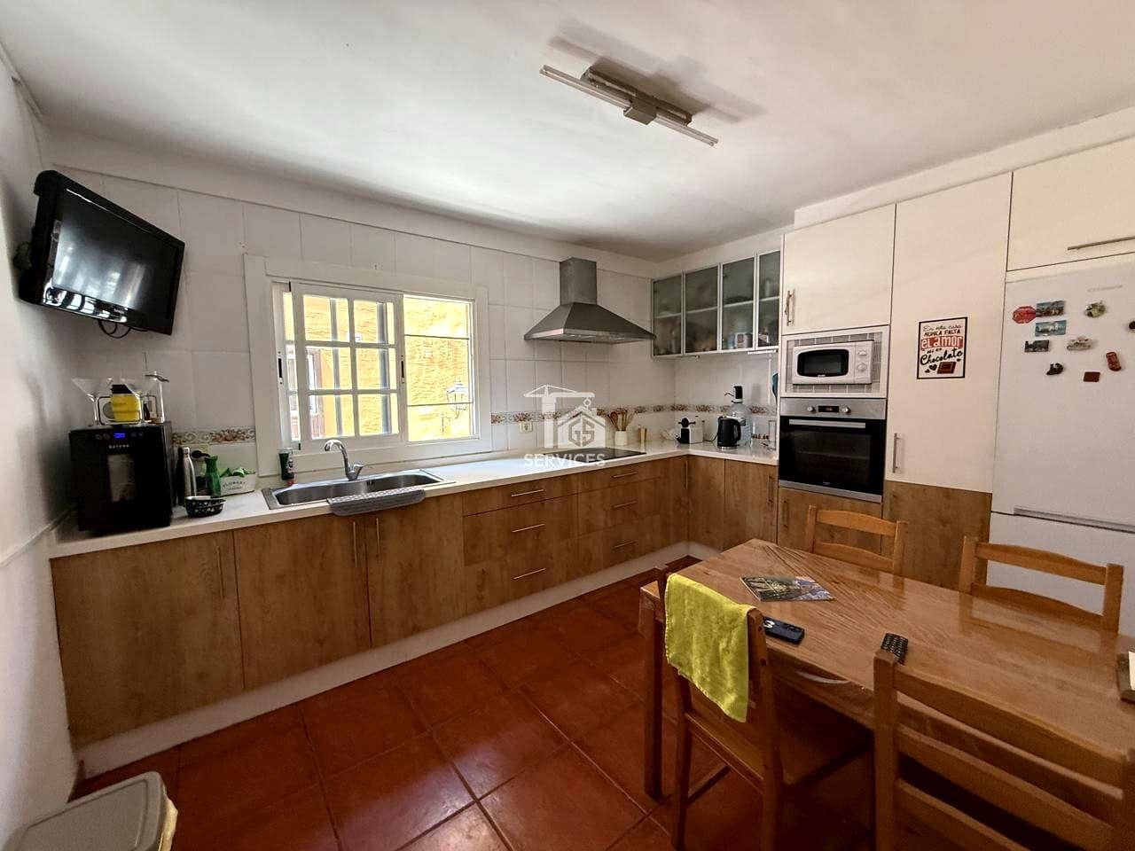 4 camera da letto Villa in vendita in Adeje con piscina garage - 415.000 € (Rif: 9575175)