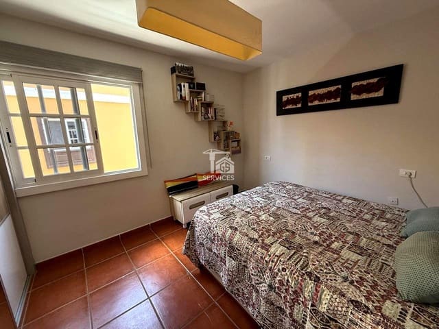 4 camera da letto Villa in vendita in Casco Urbano, Adeje con piscina garage - 415.000 € (Rif: 9575175)