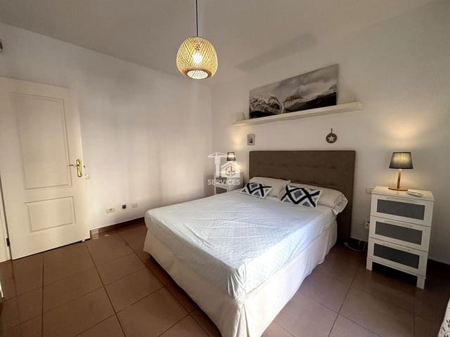 Piso de 1 habitación en Playa del Duque, Adeje en venta con piscina - 455.000 € (Ref: 9609600)