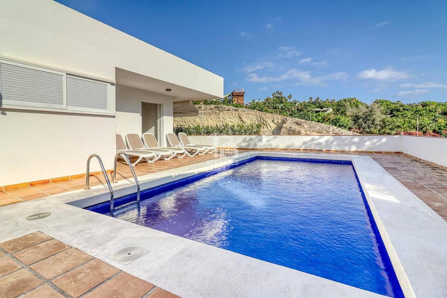 5 bedroom Villa for sale in Adeje with pool garage - € 1,900,000 (Ref: 9610241)