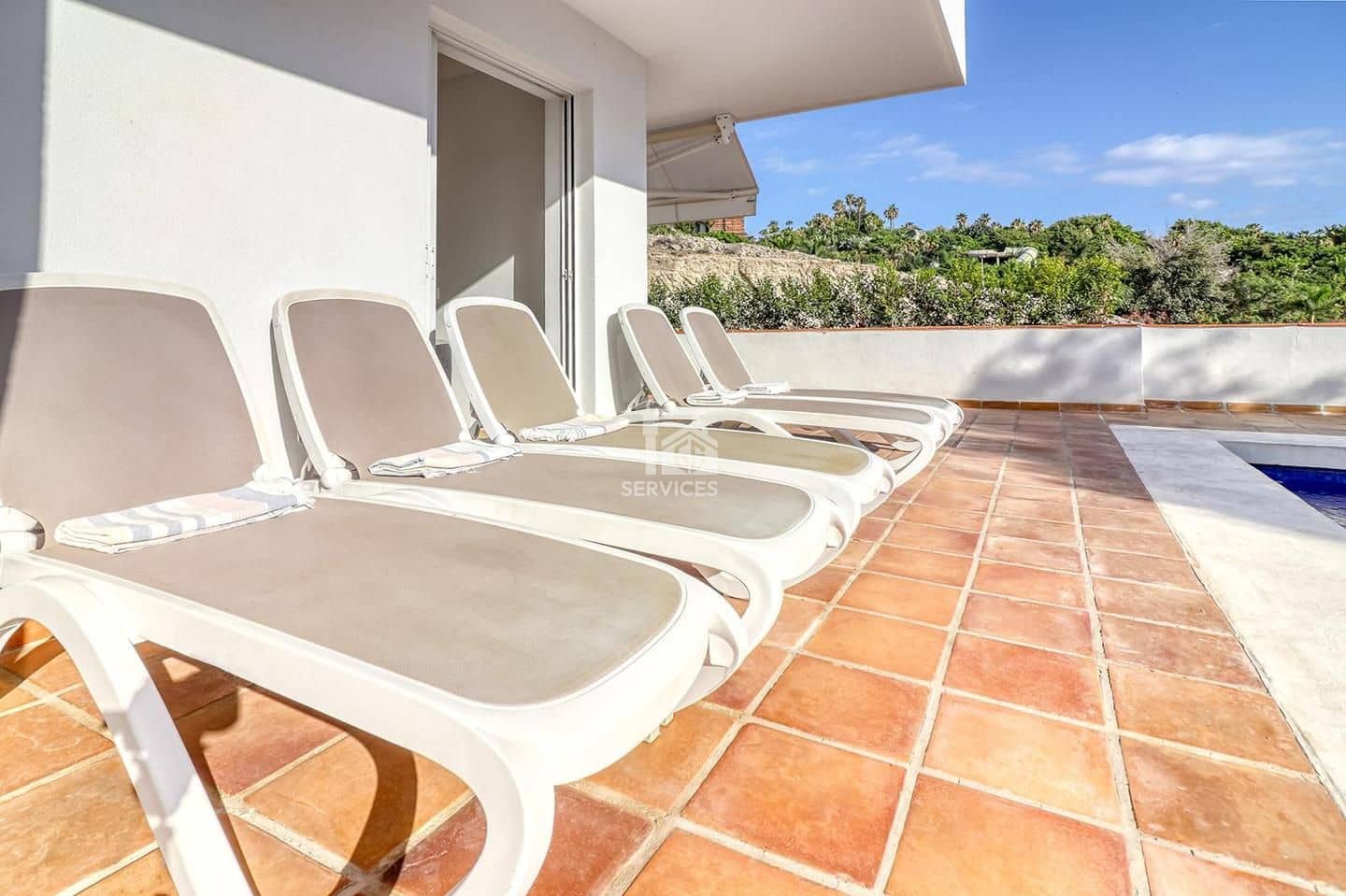 5 bedroom Villa for sale in Adeje with pool garage - € 1,900,000 (Ref: 9610241)