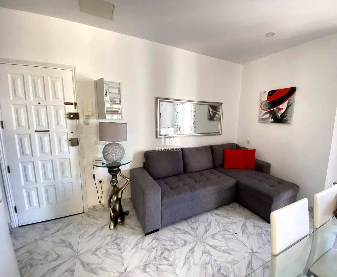 1 sypialnia Mieszkanie do wynajęcia w Arona - 1 350 € (Ref: 9643371)