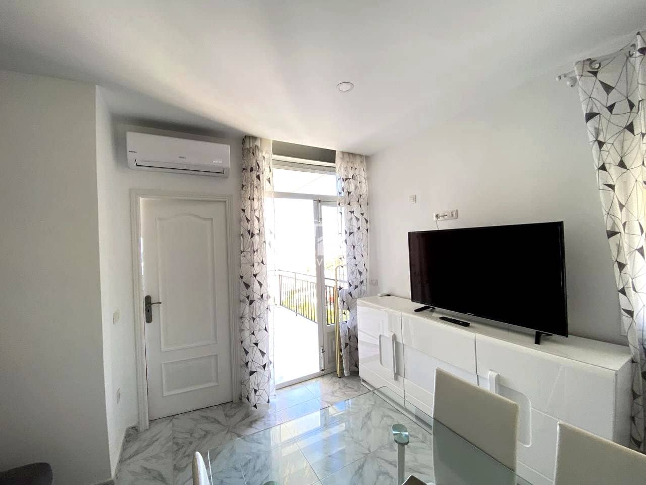 1 sypialnia Mieszkanie do wynajęcia w Arona - 1 350 € (Ref: 9643371)