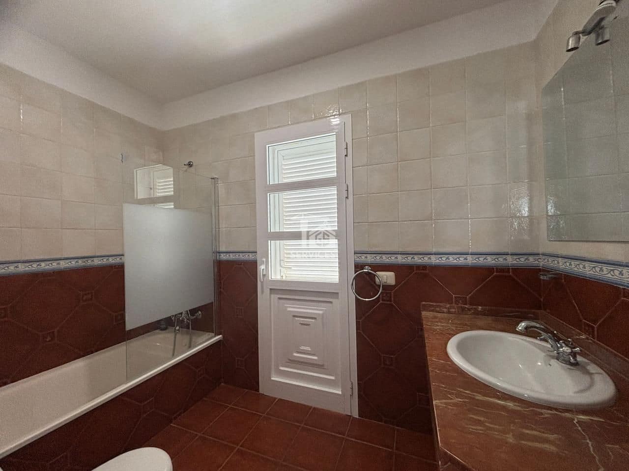 Chalet de 6 habitaciones en San Cristóbal de La Laguna en venta con garaje - 660.000 € (Ref: 9665441)