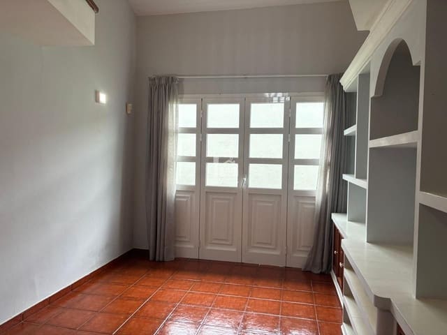 Chalet de 6 habitaciones en San Cristóbal de La Laguna en venta con garaje - 660.000 € (Ref: 9665441)