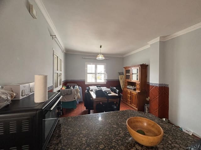 Chalet de 6 habitaciones en San Cristóbal de La Laguna en venta con garaje - 660.000 € (Ref: 9665441)