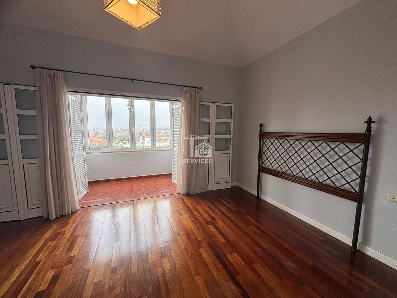 Chalet de 6 habitaciones en San Cristóbal de La Laguna en venta con garaje - 660.000 € (Ref: 9665441)