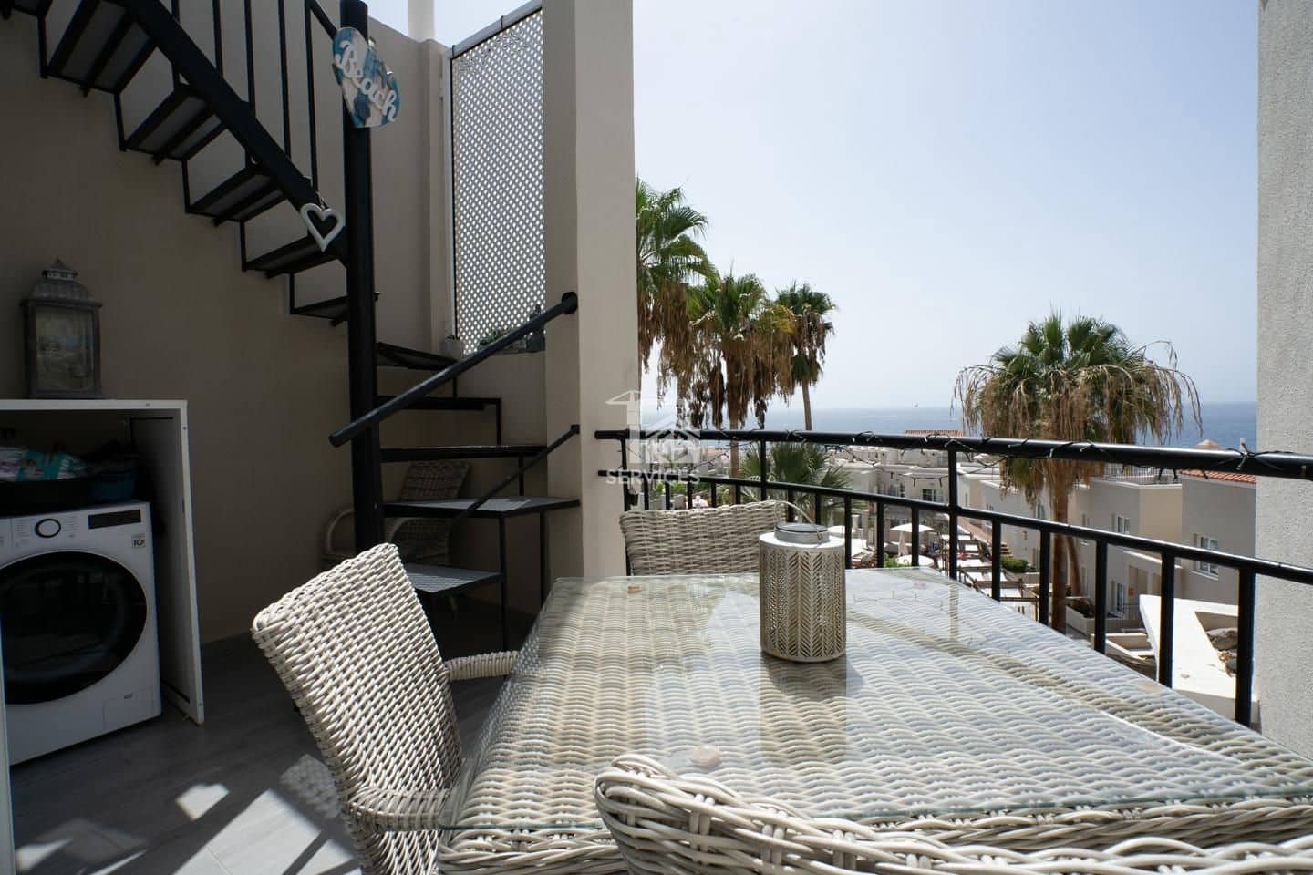 1 Zimmer Wohnung zu verkaufen in Adeje mit Pool - 400.000 € (Ref: 9671308)