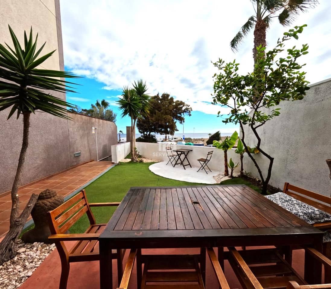 4 bedroom Villa for sale in Granadilla de Abona with garage - € 670,000 (Ref: 9679162)