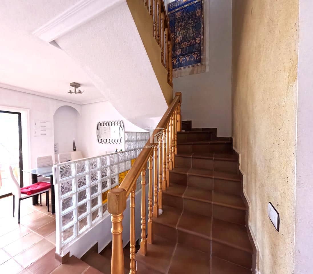 4 bedroom Villa for sale in Granadilla de Abona with garage - € 670,000 (Ref: 9679162)