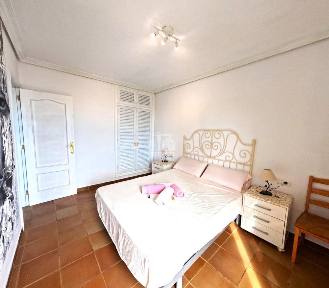 4 bedroom Villa for sale in Granadilla de Abona with garage - € 670,000 (Ref: 9679162)