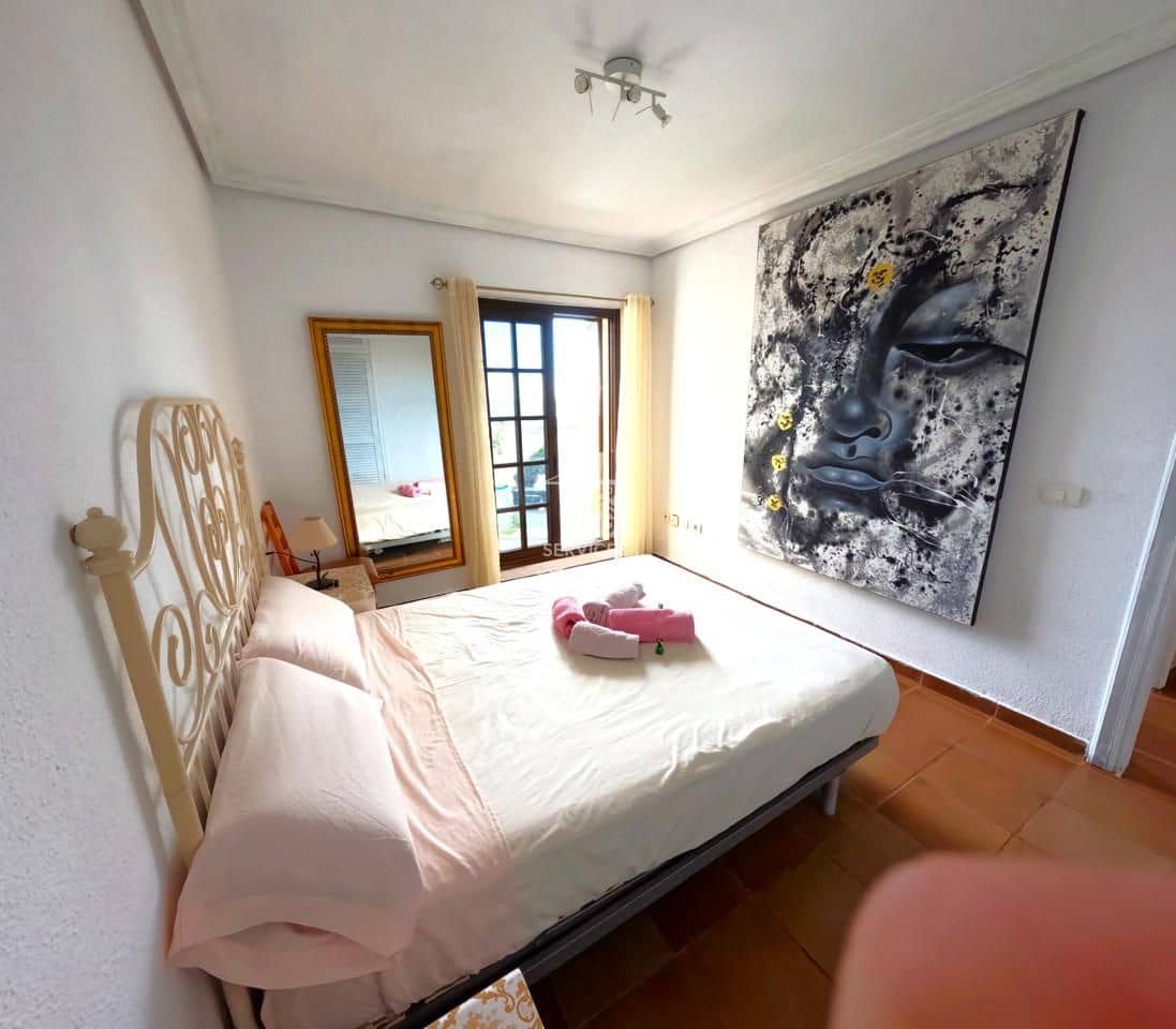 4 bedroom Villa for sale in Granadilla de Abona with garage - € 670,000 (Ref: 9679162)