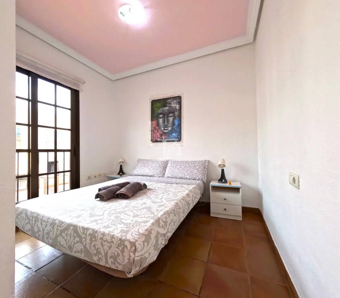 4 bedroom Villa for sale in Granadilla de Abona with garage - € 670,000 (Ref: 9679162)