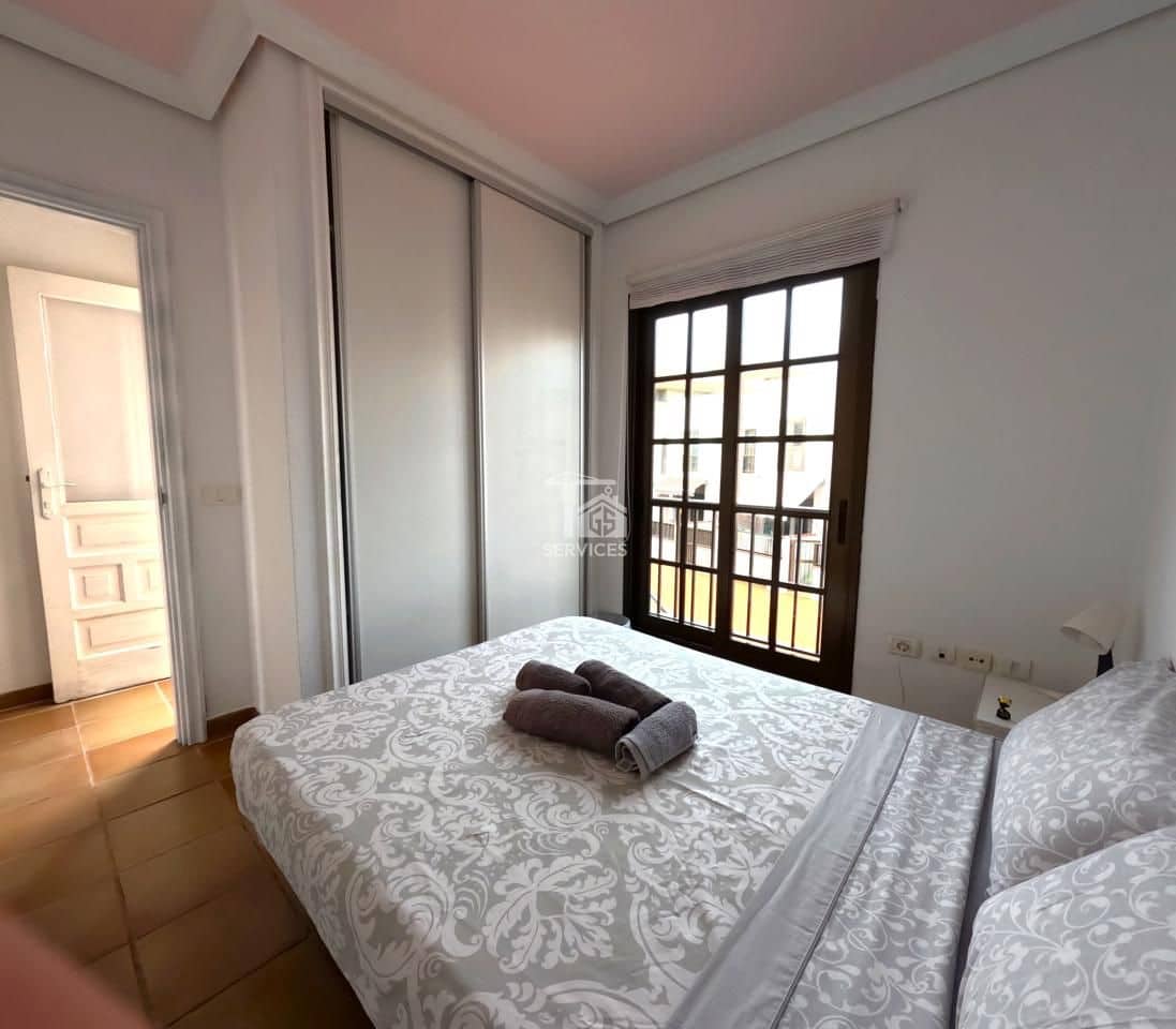 4 bedroom Villa for sale in Granadilla de Abona with garage - € 670,000 (Ref: 9679162)