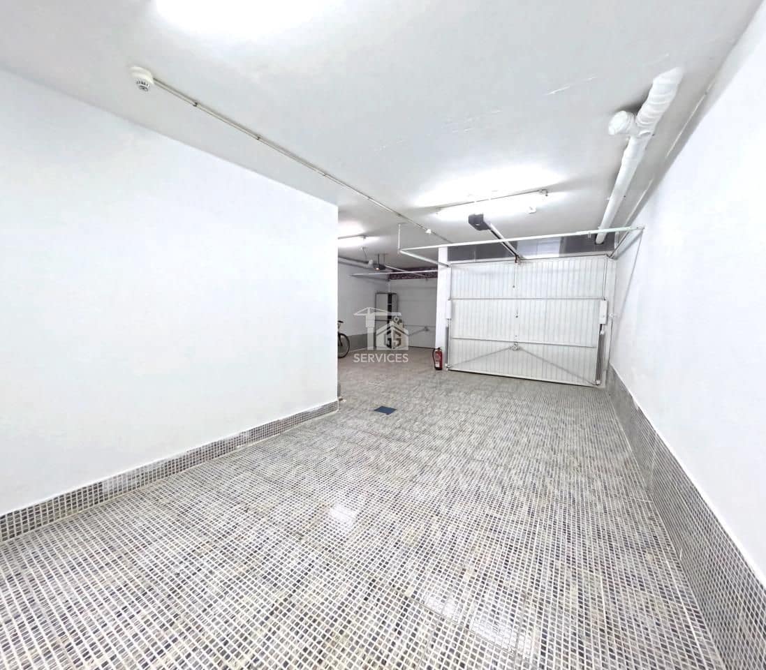 4 bedroom Villa for sale in Granadilla de Abona with garage - € 670,000 (Ref: 9679162)