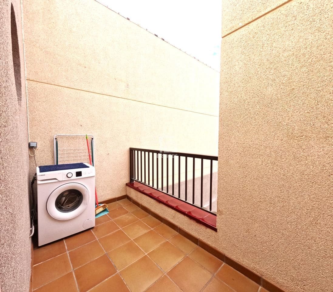 4 bedroom Villa for sale in Granadilla de Abona with garage - € 670,000 (Ref: 9679162)