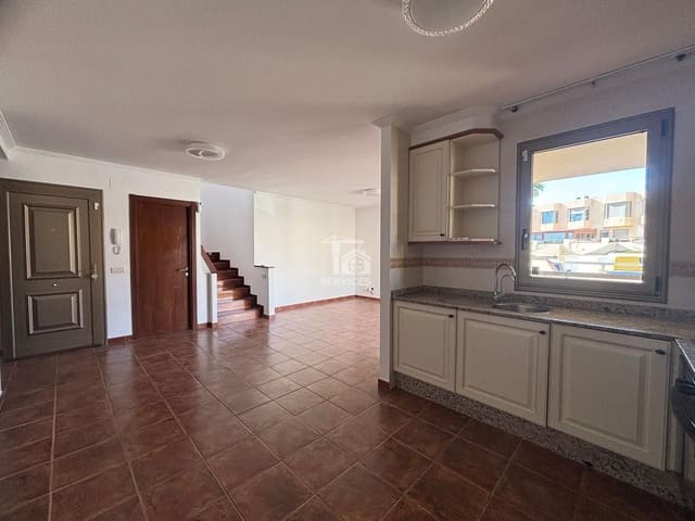 3 sypialnia Willa na sprzedaż w Granadilla de Abona z basenem garażem - 570 000 € (Ref: 9679235)