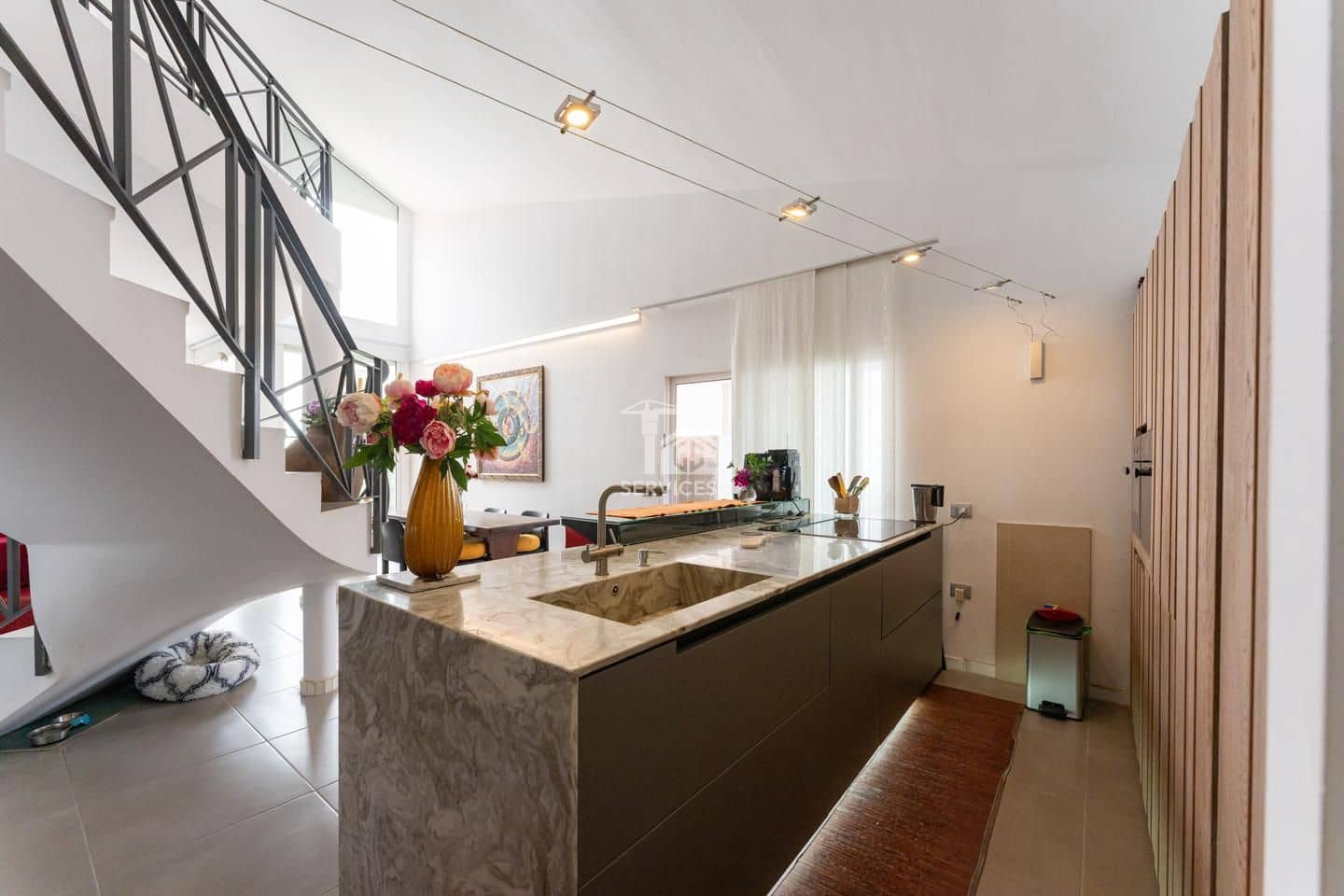 3 bedroom Flat for sale in Arona with garage - € 499,000 (Ref: 9684383)