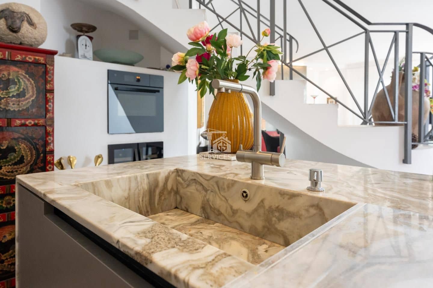 3 bedroom Flat for sale in Arona with garage - € 499,000 (Ref: 9684383)