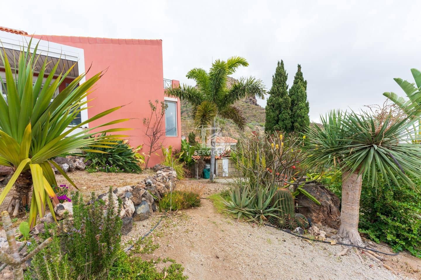 3 bedroom Flat for sale in Arona with garage - € 499,000 (Ref: 9684383)