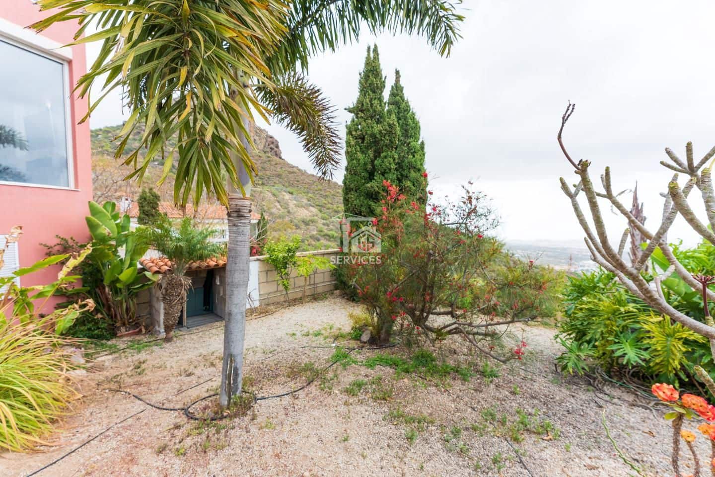 3 bedroom Flat for sale in Arona with garage - € 499,000 (Ref: 9684383)