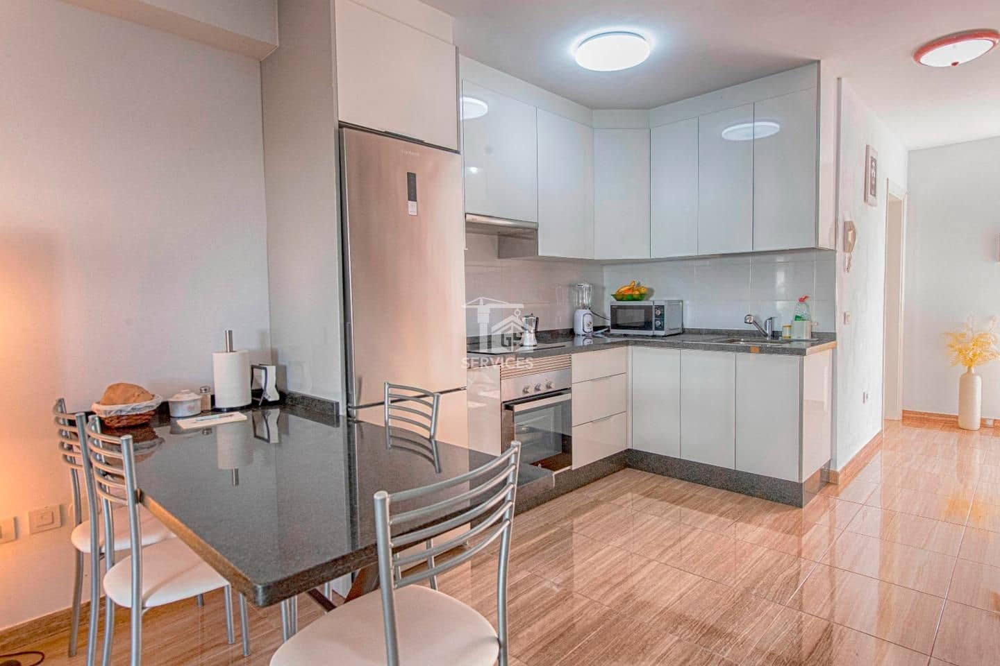 2 bedroom Villa for sale in Arona with garage - € 450,000 (Ref: 9708199)