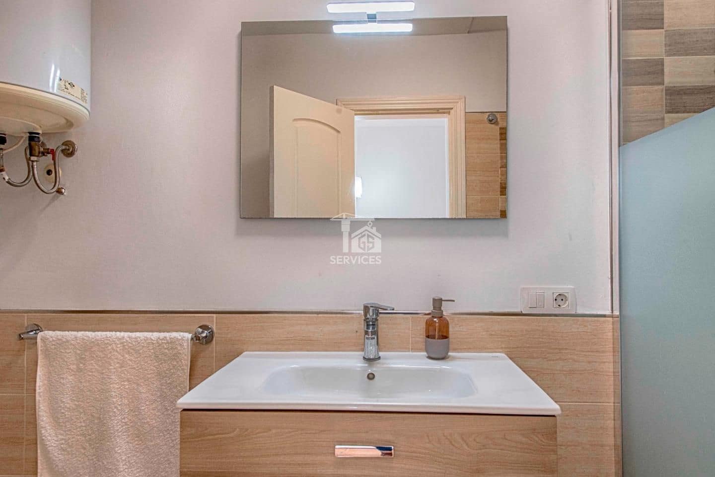 2 bedroom Villa for sale in Arona with garage - € 450,000 (Ref: 9708199)