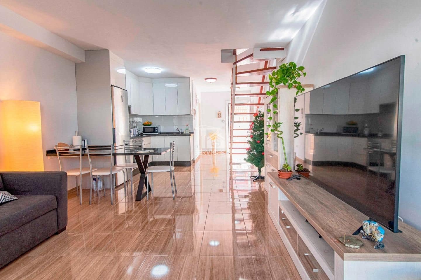 2 bedroom Villa for sale in Arona with garage - € 450,000 (Ref: 9708199)