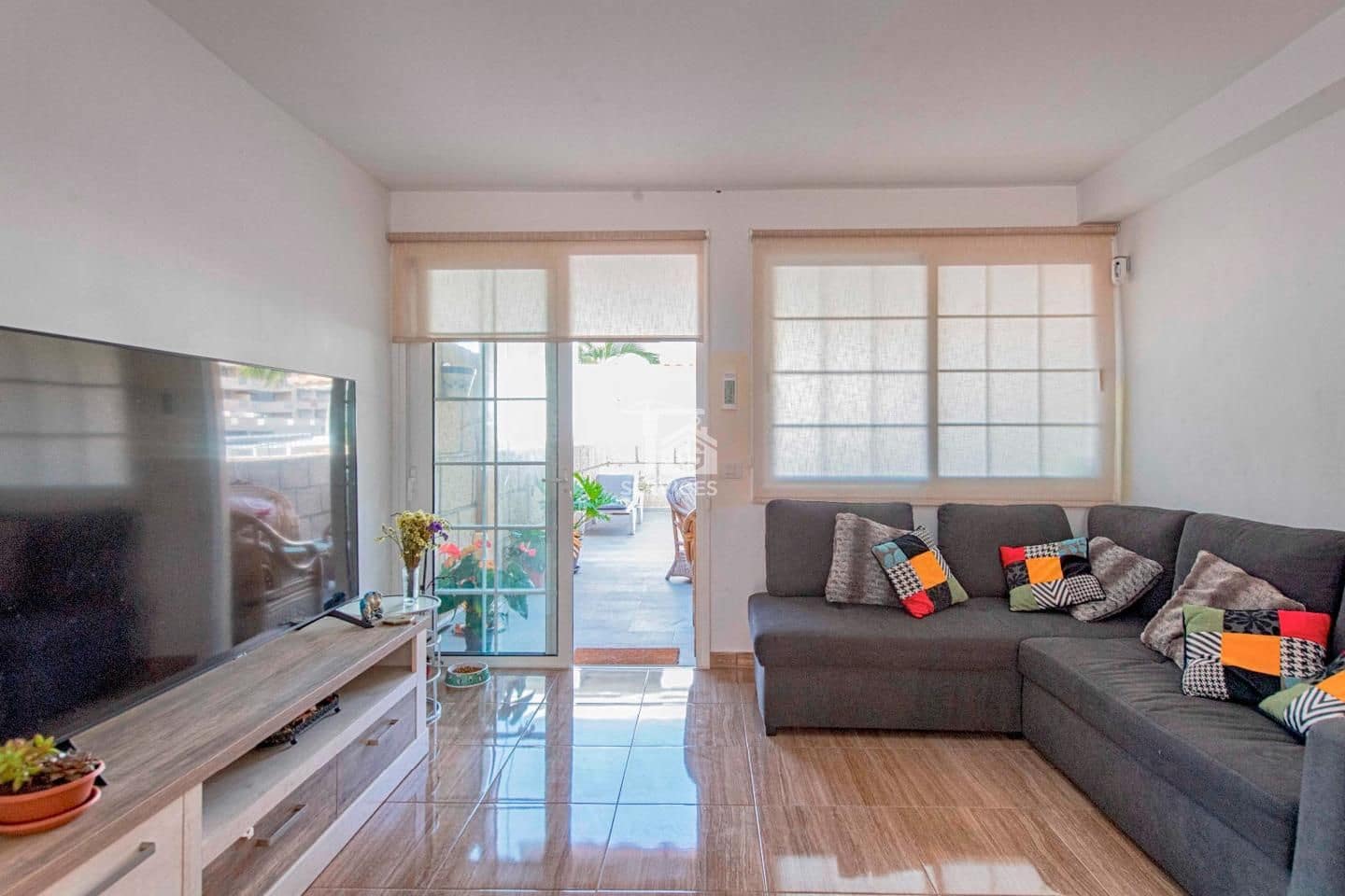 2 bedroom Villa for sale in Arona with garage - € 450,000 (Ref: 9708199)