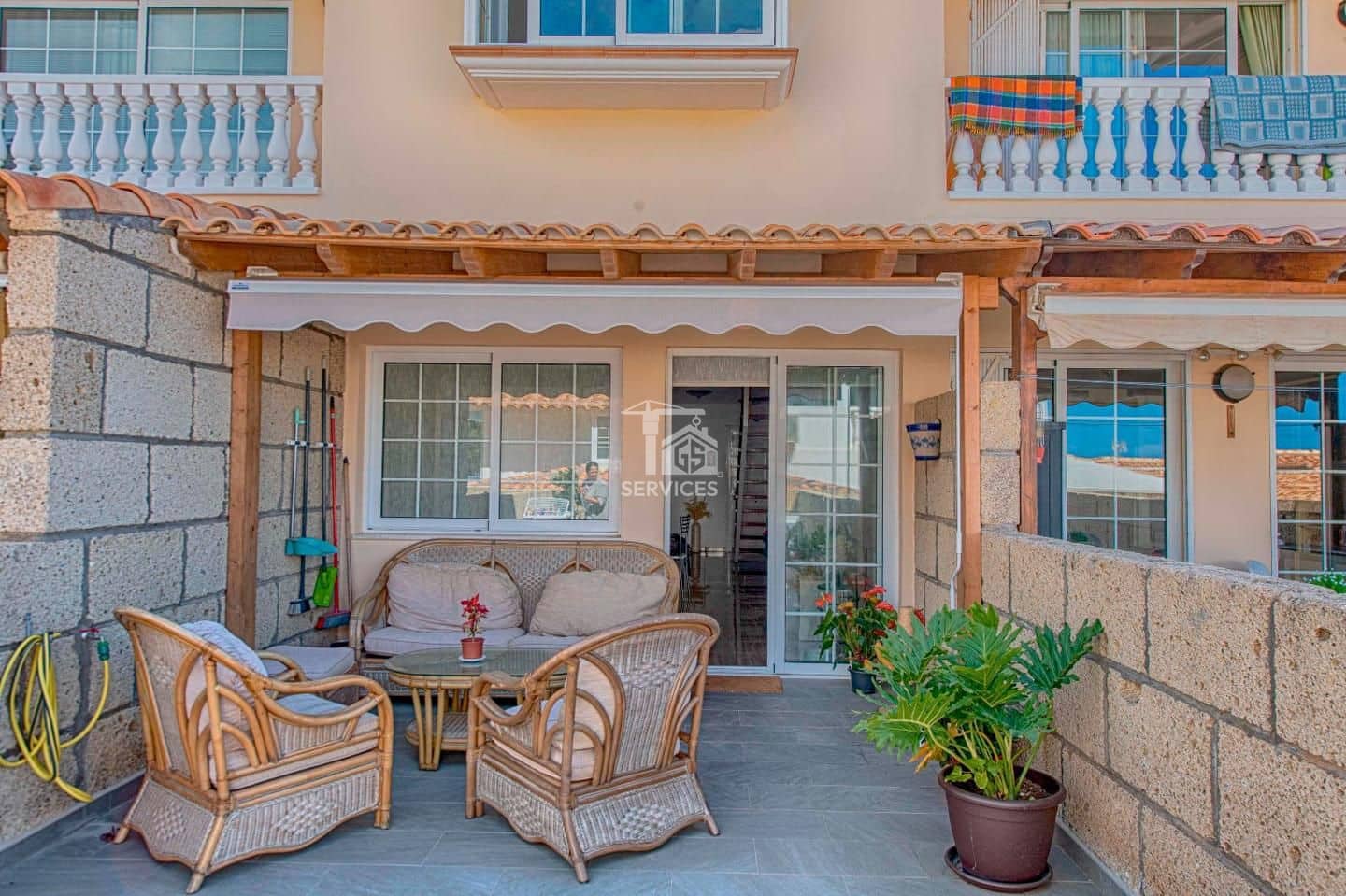 2 bedroom Villa for sale in Arona with garage - € 450,000 (Ref: 9708199)