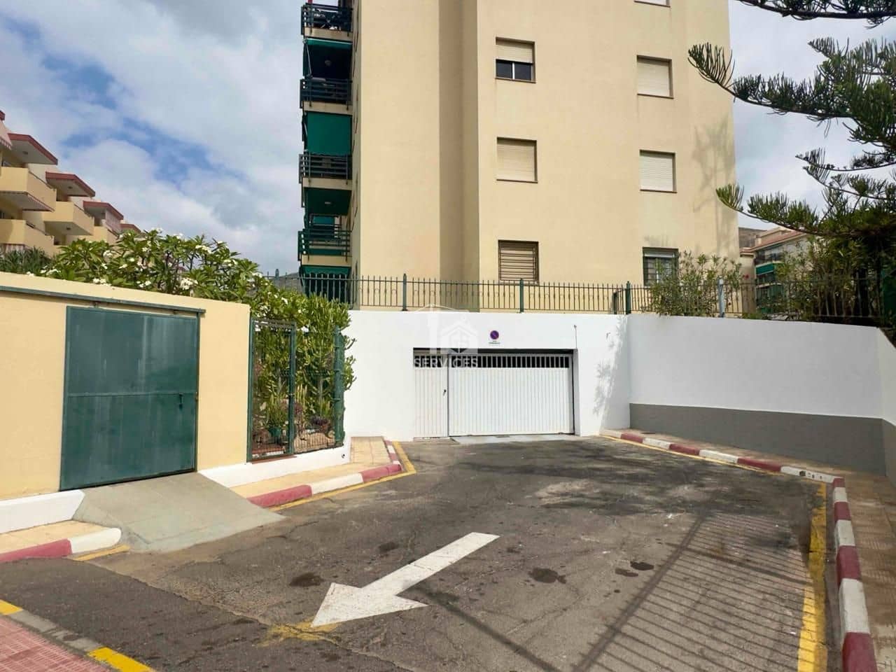 3 bedroom Flat for sale in Arona with pool garage - € 430,000 (Ref: 9708200)