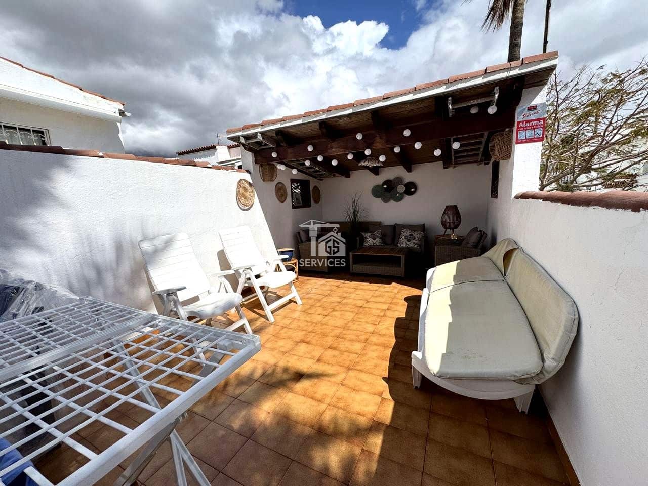 1 bedroom Flat for rent in Arona with pool - € 1,600 (Ref: 9720499)