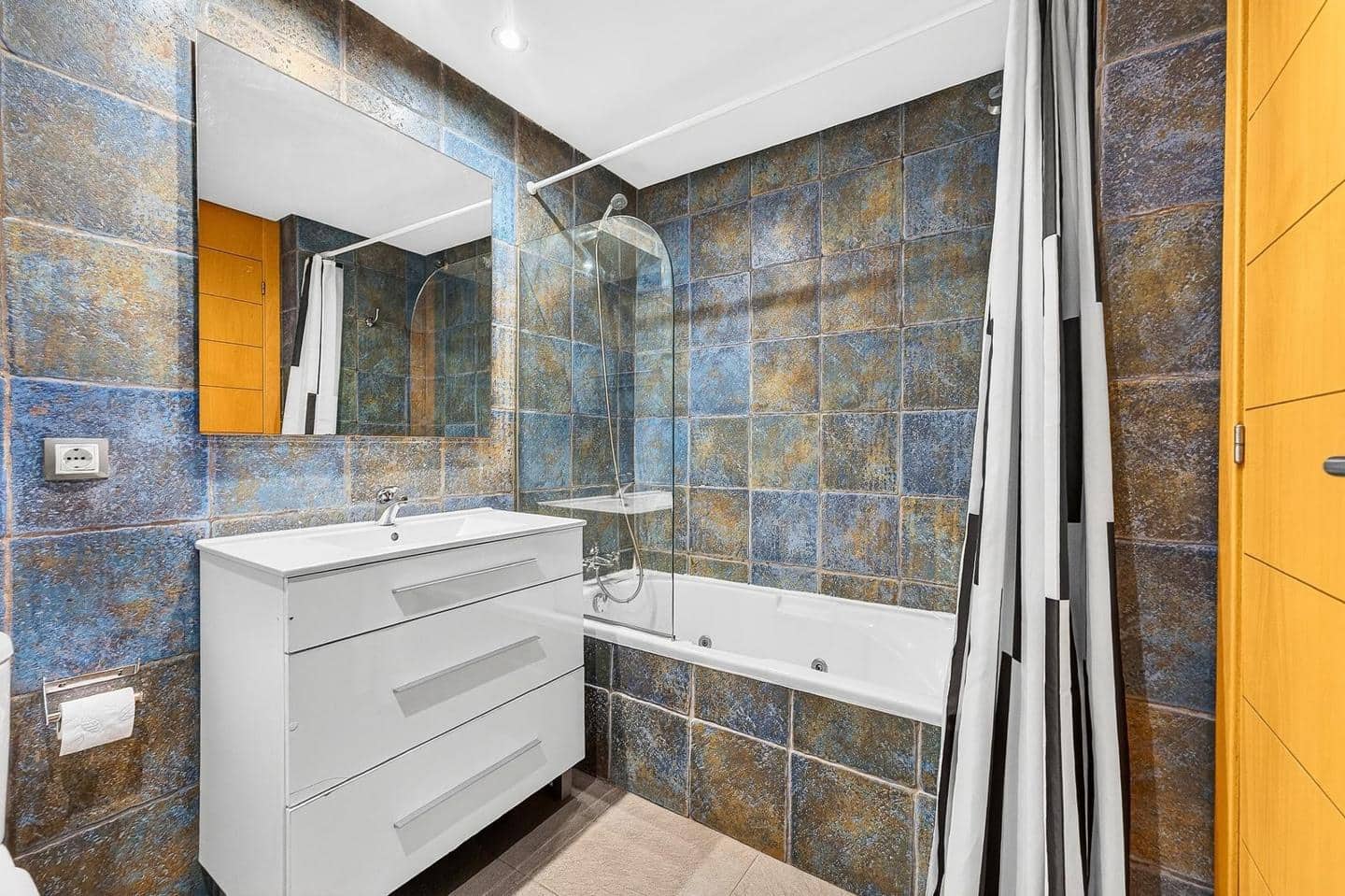 2 bedroom Flat for sale in Adeje with pool garage - € 475,000 (Ref: 9731526)