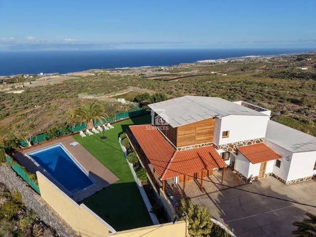 7 bedroom Villa for sale in Tijoco, Adeje with pool garage - € 1,500,000 (Ref: 9756761)