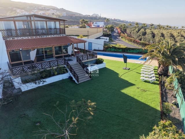 7 bedroom Villa for sale in Tijoco, Adeje with pool garage - € 1,500,000 (Ref: 9756761)
