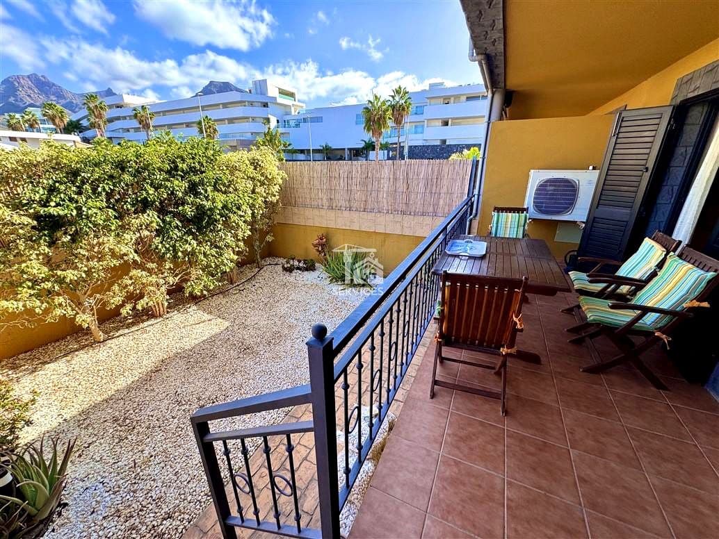 1 slaapkamer Flat te koop in Adeje met zwembad garage - € 420.000 (Ref: 9777272)