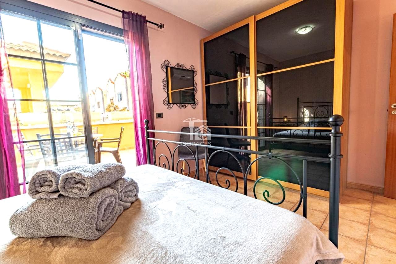 1 slaapkamer Flat te koop in Adeje met zwembad garage - € 420.000 (Ref: 9777272)