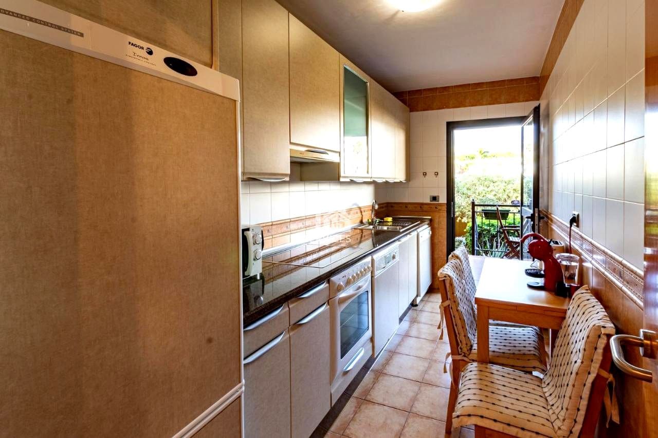 1 slaapkamer Flat te koop in Adeje met zwembad garage - € 420.000 (Ref: 9777272)