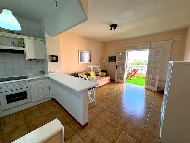 1 slaapkamer Flat te koop in Los Cristianos met zwembad - € 365.000 (Ref: 9777273)