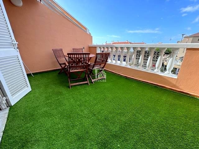 1 slaapkamer Flat te koop in Los Cristianos met zwembad - € 365.000 (Ref: 9777273)