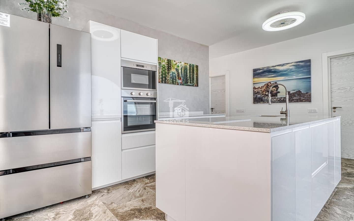 4 soverom Villa til salgs i Adeje med garasje - € 799 000 (Ref: 9777275)