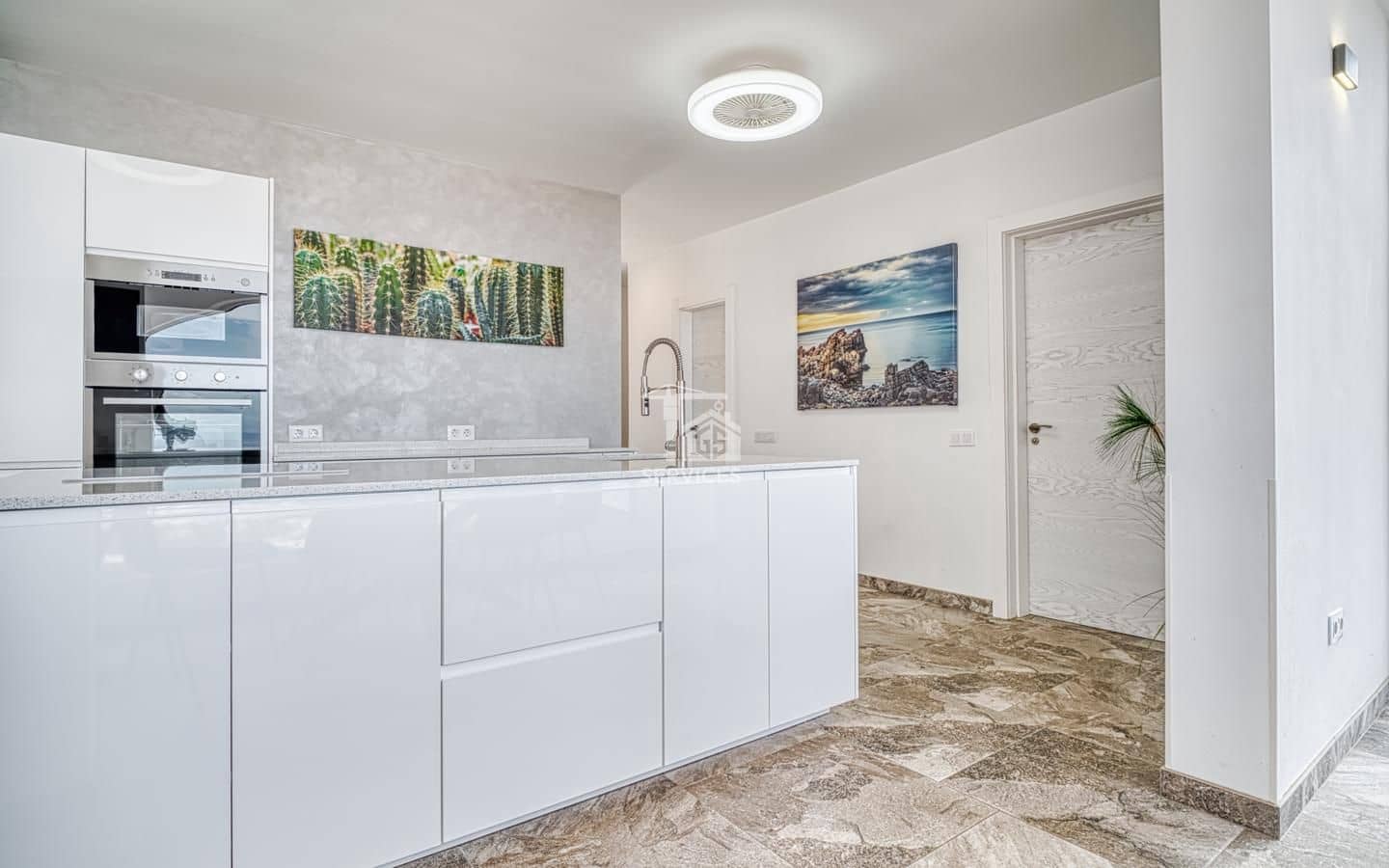 4 soverom Villa til salgs i Adeje med garasje - € 799 000 (Ref: 9777275)