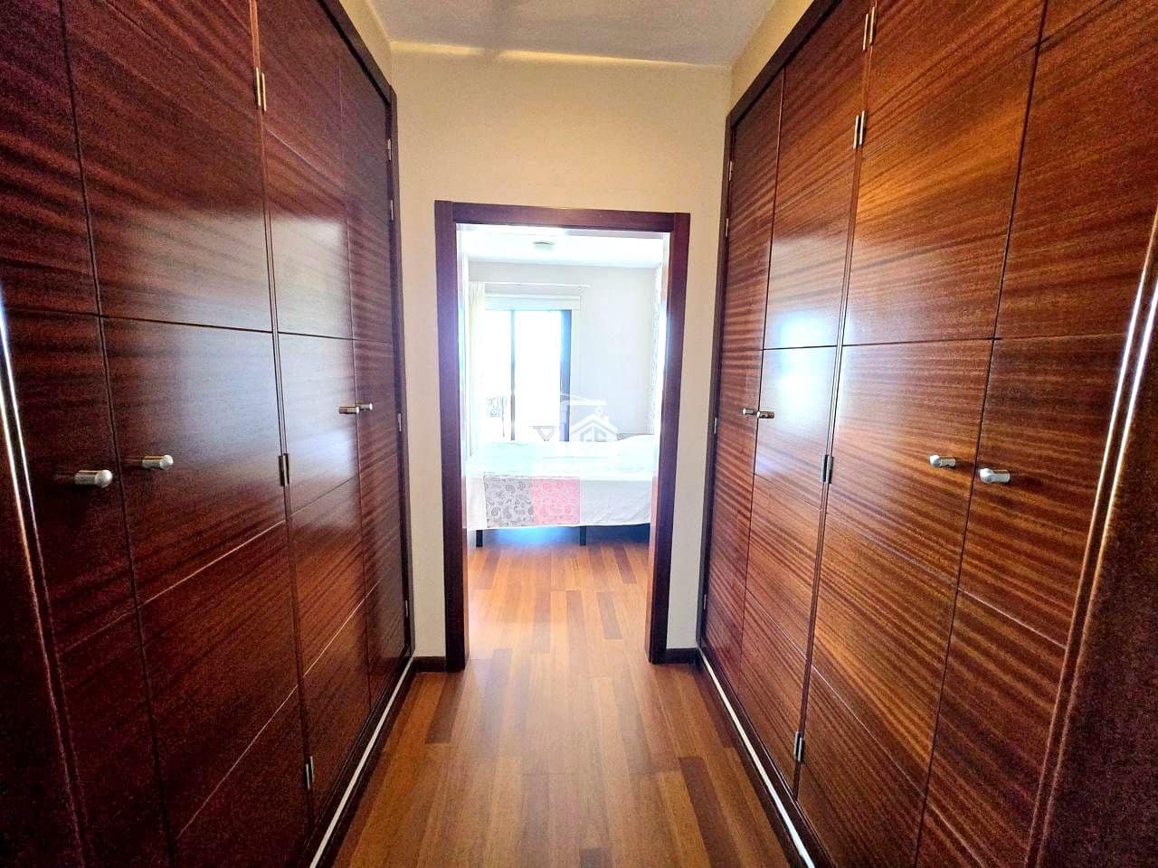 3 slaapkamer Flat te koop in Adeje - € 950.000 (Ref: 9777276)