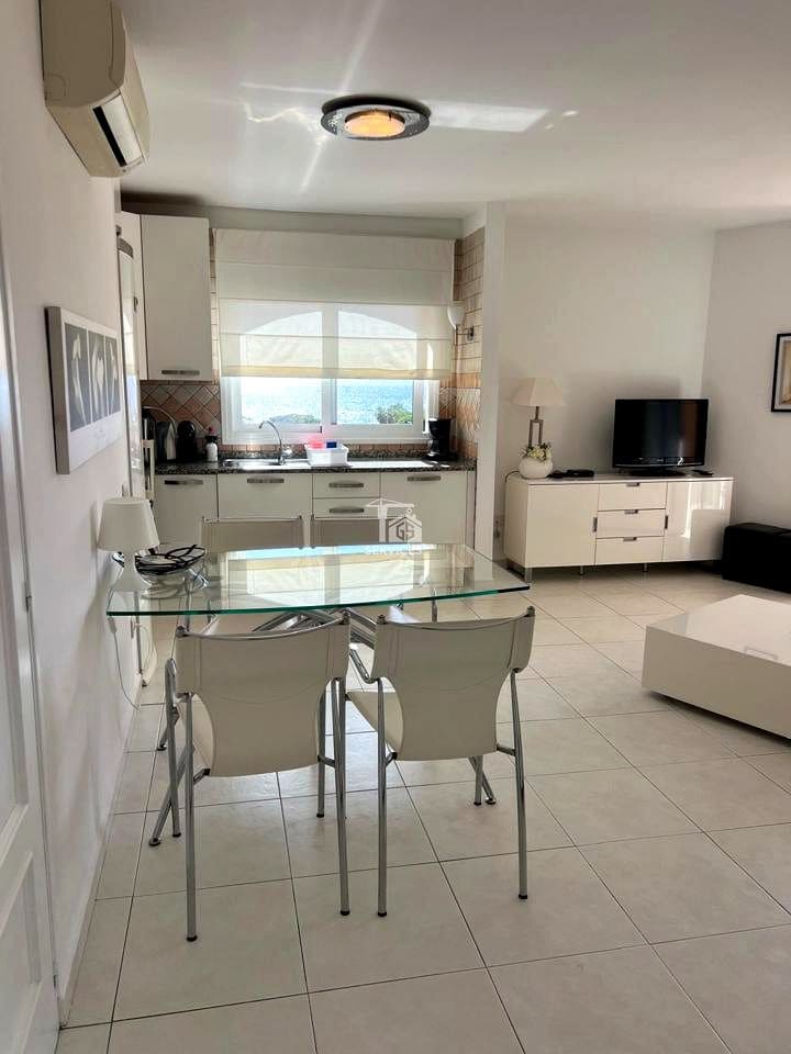 1 slaapkamer Flat te koop in Arona met garage - € 320.000 (Ref: 9777279)