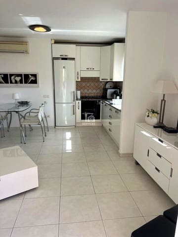 1 soverom Leilighet til salgs i Los Cristianos, Arona med garasje - € 320 000 (Ref: 9777279)