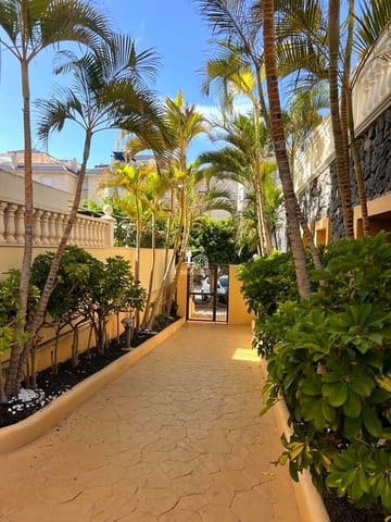 1 soverom Leilighet til salgs i Los Cristianos, Arona med garasje - € 320 000 (Ref: 9777279)