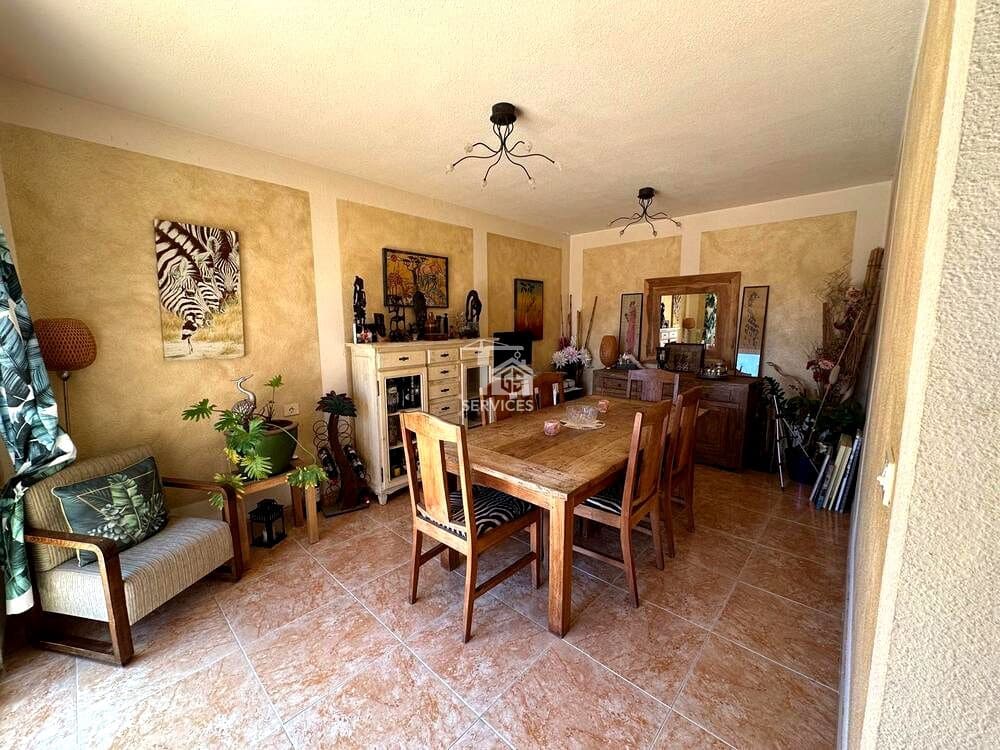 4 sovrum Villa till salu i Costa Adeje med pool - 895 000 € (Ref: 9777280)