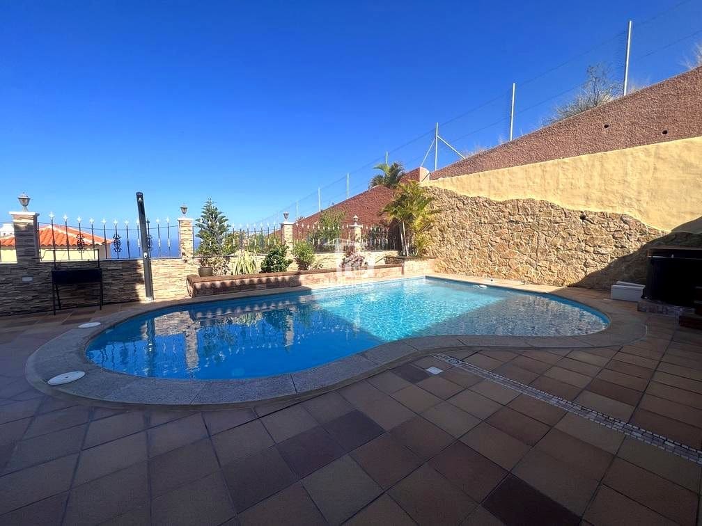 4 sovrum Villa till salu i Costa Adeje med pool - 895 000 € (Ref: 9777280)